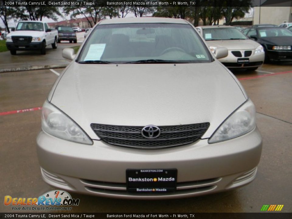 2004 Toyota Camry LE Desert Sand Mica / Taupe Photo #2