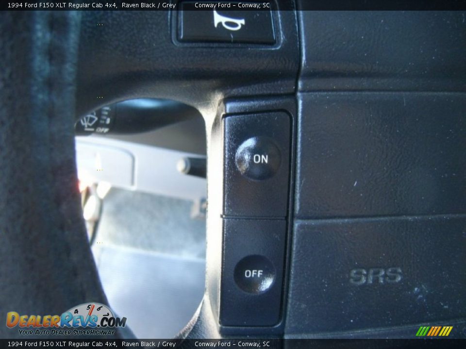 1994 Ford F150 XLT Regular Cab 4x4 Raven Black / Grey Photo #12