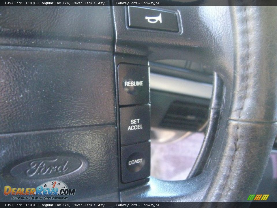 1994 Ford F150 XLT Regular Cab 4x4 Raven Black / Grey Photo #13