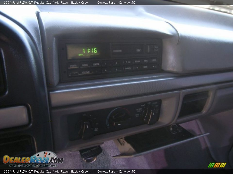 1994 Ford F150 XLT Regular Cab 4x4 Raven Black / Grey Photo #15