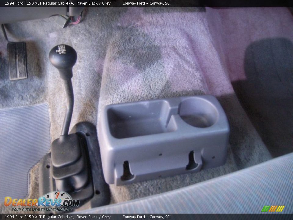 Grey Interior - 1994 Ford F150 XLT Regular Cab 4x4 Photo #16