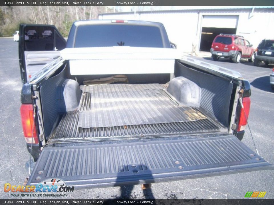 1994 Ford F150 XLT Regular Cab 4x4 Raven Black / Grey Photo #18