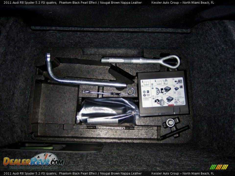 Tool Kit of 2011 Audi R8 Spyder 5.2 FSI quattro Photo #36