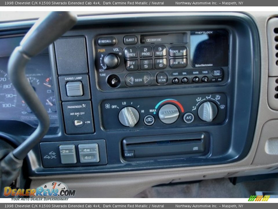 Controls of 1998 Chevrolet C/K K1500 Silverado Extended Cab 4x4 Photo #8