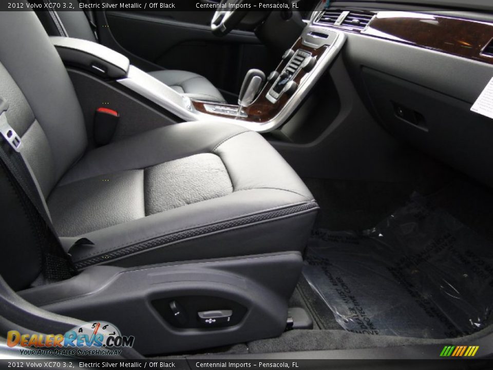 2012 Volvo XC70 3.2 Electric Silver Metallic / Off Black Photo #18