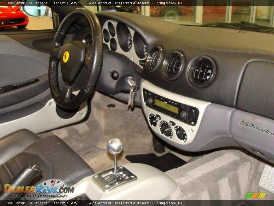 Dashboard of 2000 Ferrari 360 Modena Photo #19