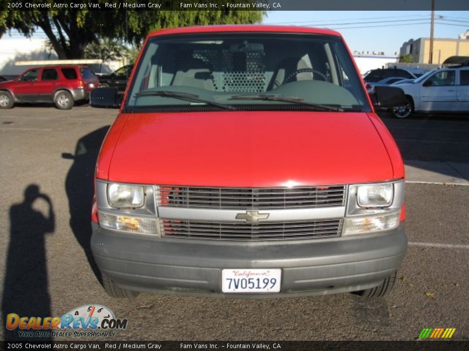 2005 Chevrolet Astro Cargo Van Red / Medium Gray Photo #2