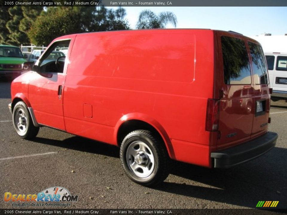 2005 Chevrolet Astro Cargo Van Red / Medium Gray Photo #4