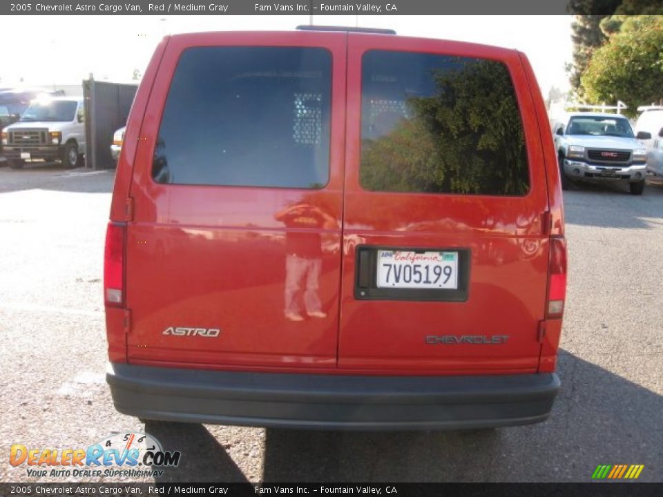 2005 Chevrolet Astro Cargo Van Red / Medium Gray Photo #5
