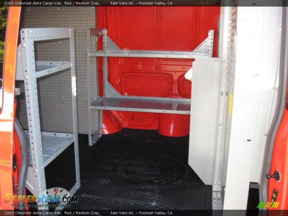 2005 Chevrolet Astro Cargo Van Red / Medium Gray Photo #8