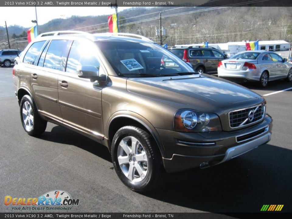 Front 3/4 View of 2013 Volvo XC90 3.2 AWD Photo #4