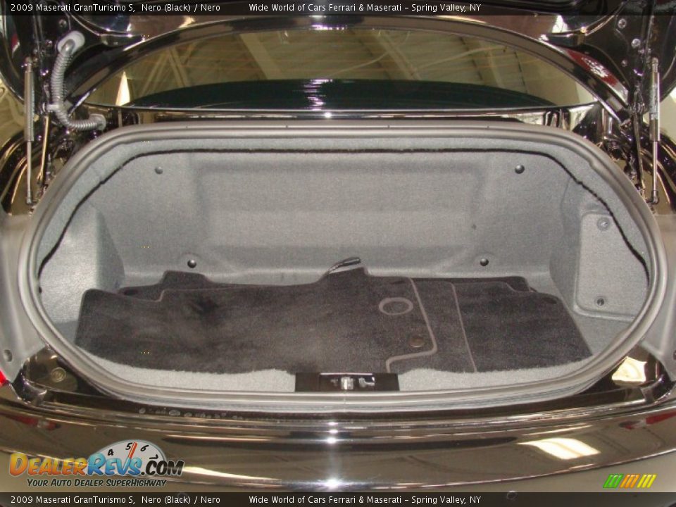 2009 Maserati GranTurismo S Trunk Photo #11
