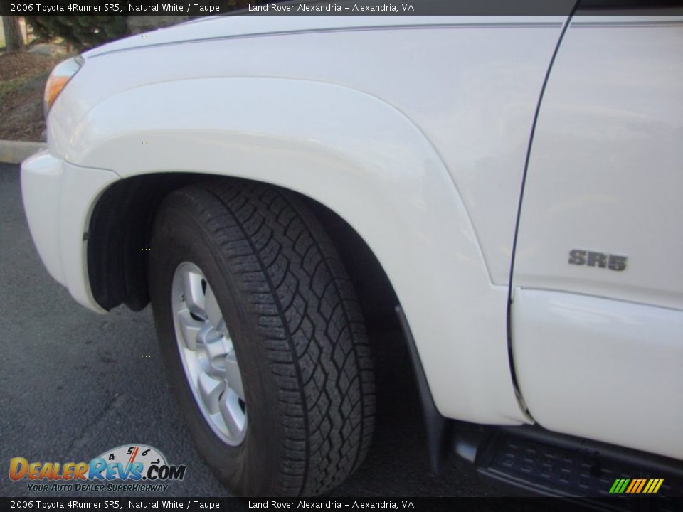 2006 Toyota 4Runner SR5 Natural White / Taupe Photo #4