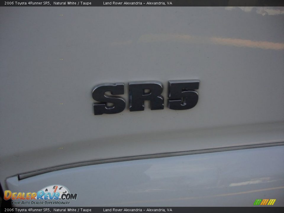 2006 Toyota 4Runner SR5 Natural White / Taupe Photo #8