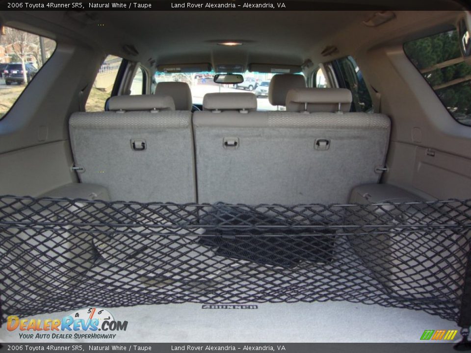 2006 Toyota 4Runner SR5 Natural White / Taupe Photo #10