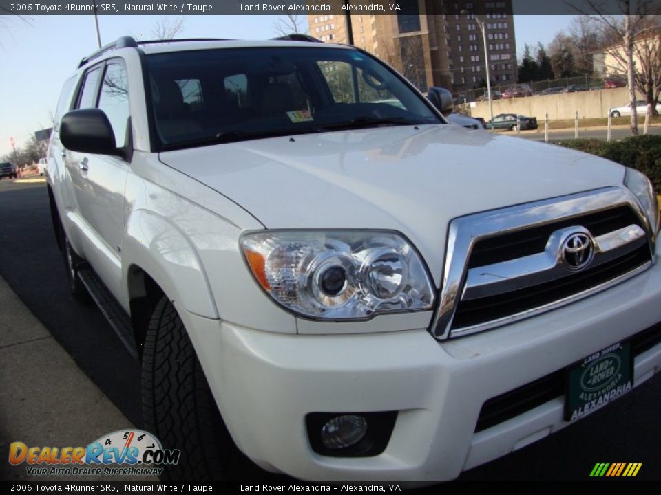 2006 Toyota 4Runner SR5 Natural White / Taupe Photo #14