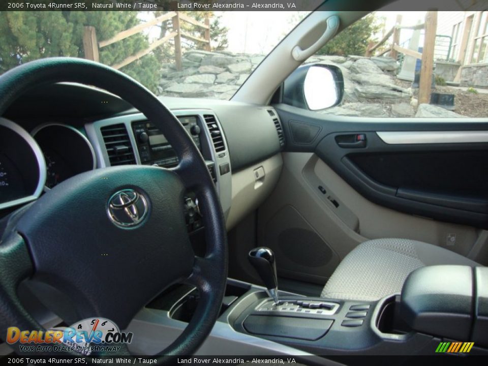 2006 Toyota 4Runner SR5 Natural White / Taupe Photo #19