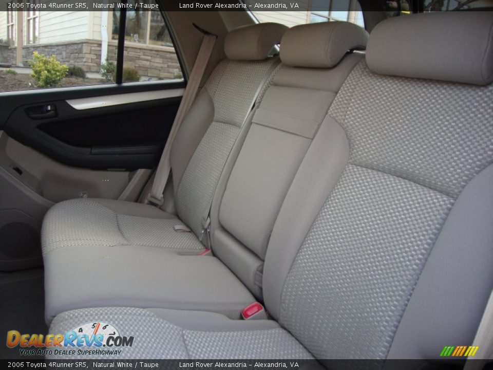2006 Toyota 4Runner SR5 Natural White / Taupe Photo #28