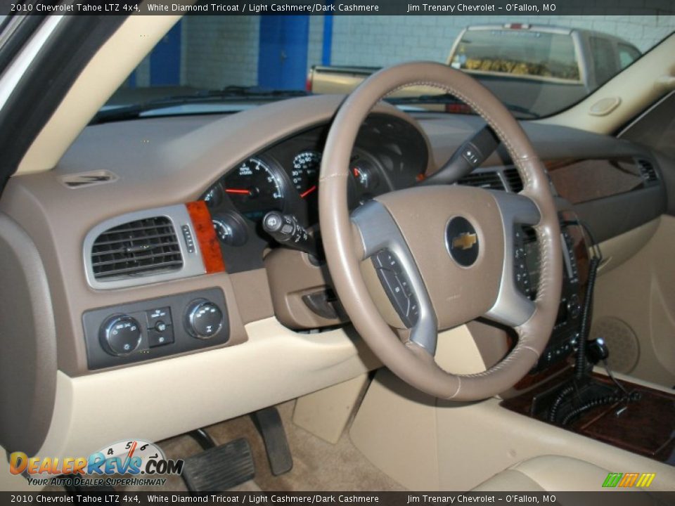 2010 Chevrolet Tahoe LTZ 4x4 White Diamond Tricoat / Light Cashmere/Dark Cashmere Photo #22