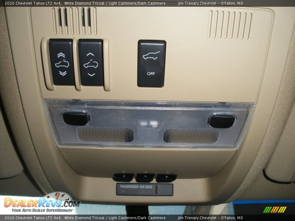 2010 Chevrolet Tahoe LTZ 4x4 White Diamond Tricoat / Light Cashmere/Dark Cashmere Photo #30