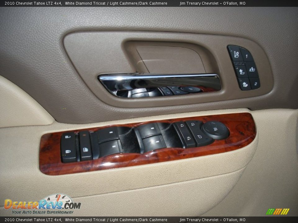 2010 Chevrolet Tahoe LTZ 4x4 White Diamond Tricoat / Light Cashmere/Dark Cashmere Photo #32
