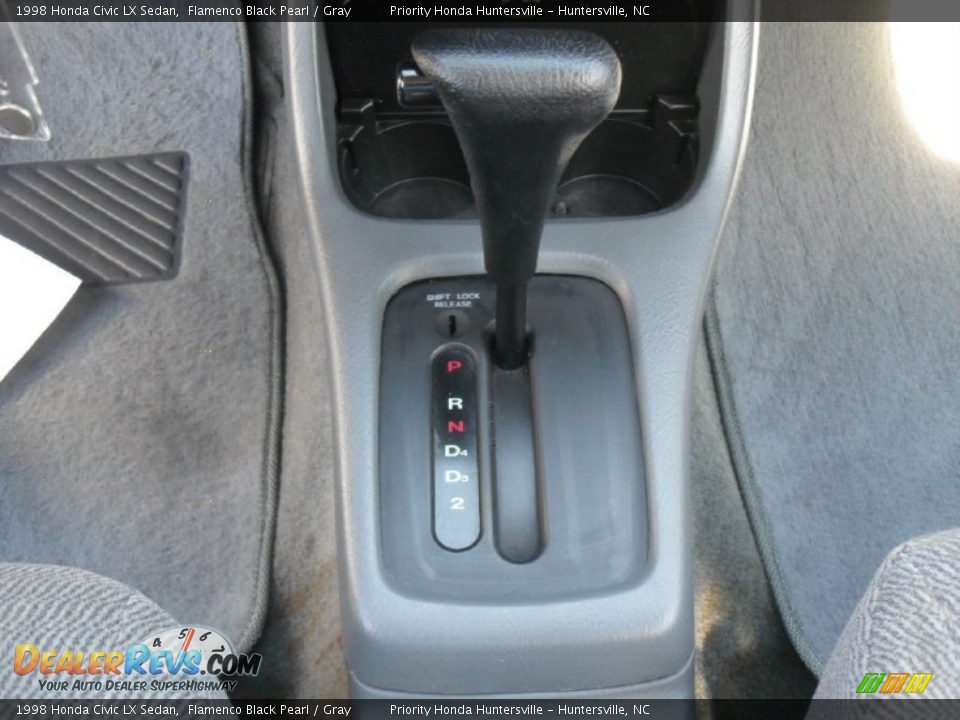 1998 Honda Civic LX Sedan Shifter Photo #10