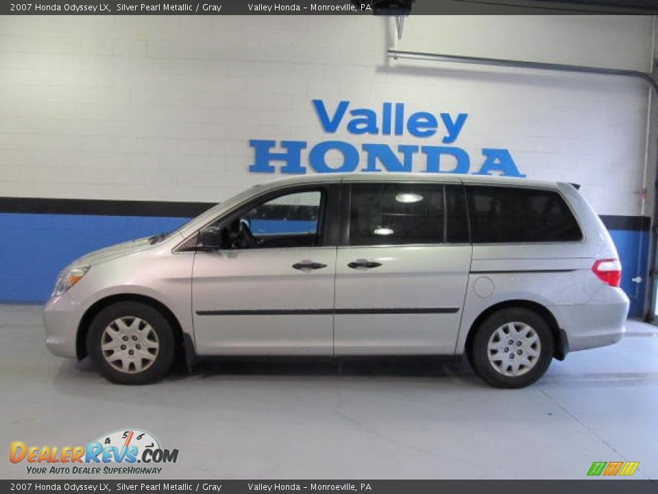 2007 Honda Odyssey LX Silver Pearl Metallic / Gray Photo #2