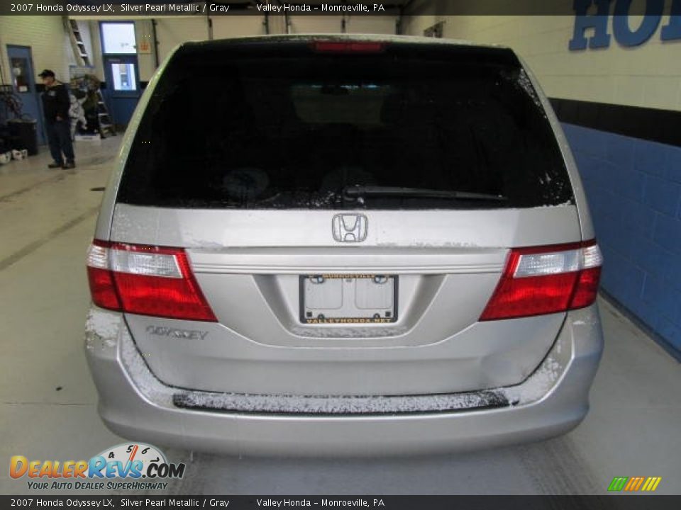 2007 Honda Odyssey LX Silver Pearl Metallic / Gray Photo #3