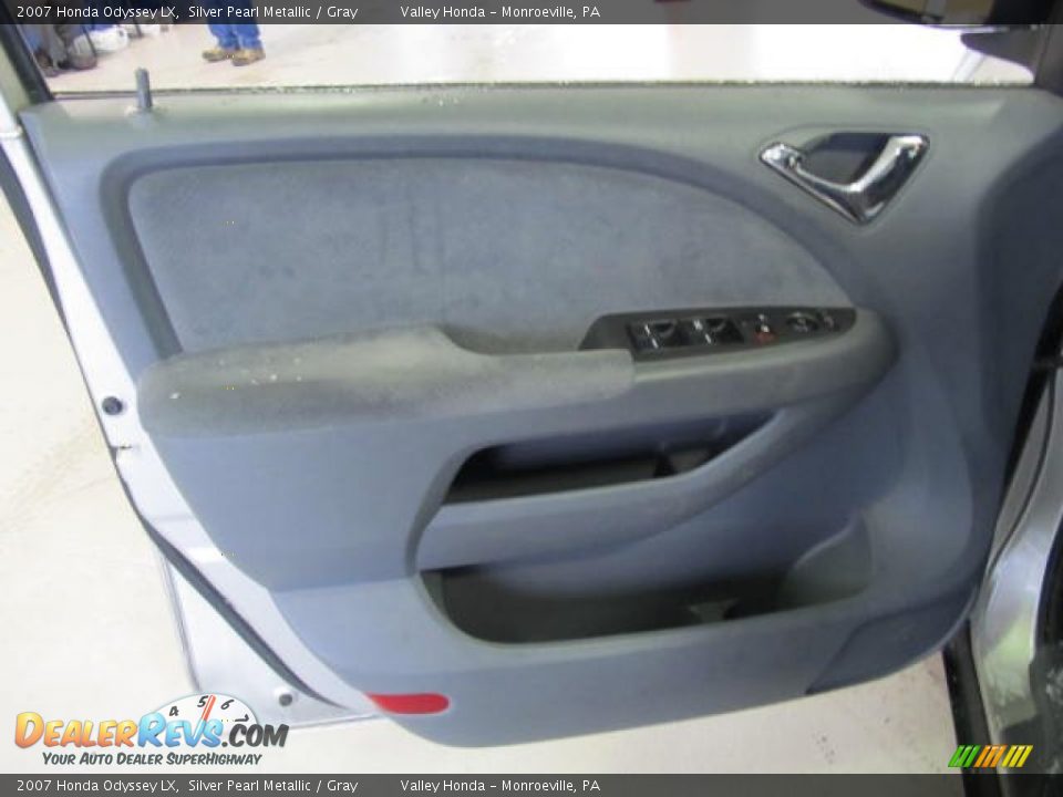 2007 Honda Odyssey LX Silver Pearl Metallic / Gray Photo #6