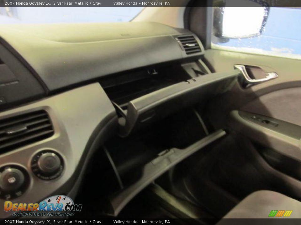 2007 Honda Odyssey LX Silver Pearl Metallic / Gray Photo #13