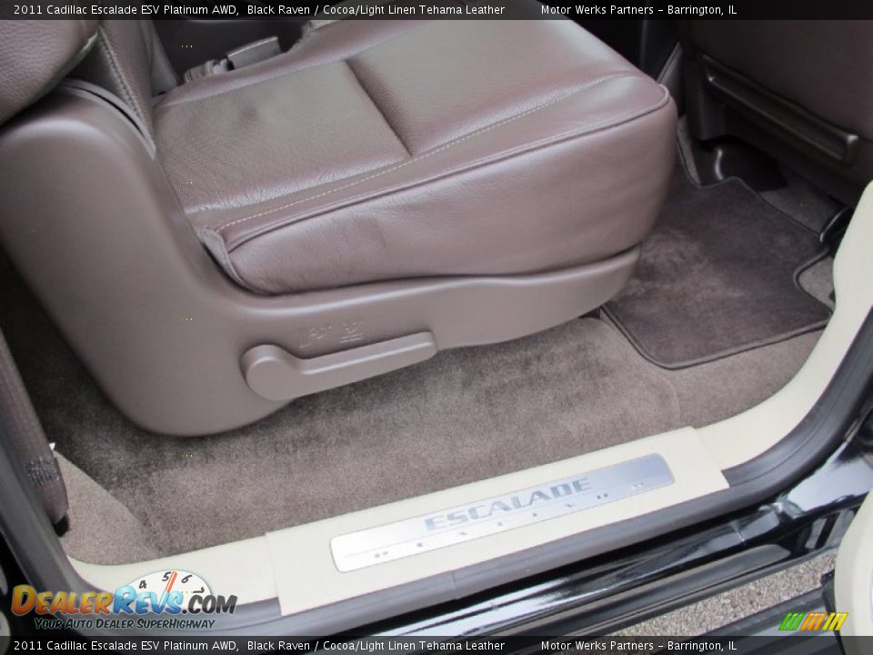 2011 Cadillac Escalade ESV Platinum AWD Black Raven / Cocoa/Light Linen Tehama Leather Photo #18