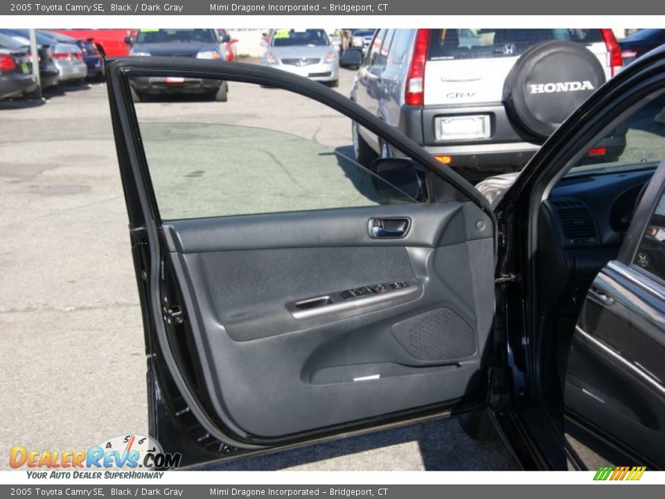 2005 Toyota Camry SE Black / Dark Gray Photo #10