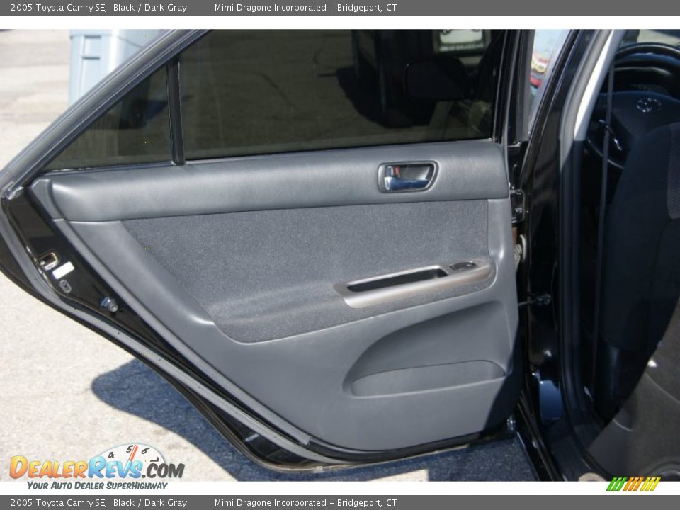 2005 Toyota Camry SE Black / Dark Gray Photo #13
