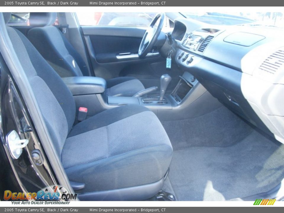 2005 Toyota Camry SE Black / Dark Gray Photo #14