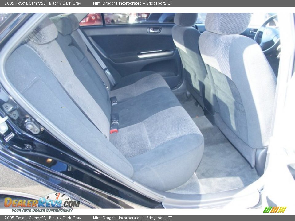 2005 Toyota Camry SE Black / Dark Gray Photo #17