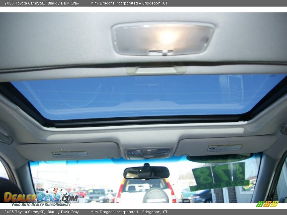 2005 Toyota Camry SE Black / Dark Gray Photo #23