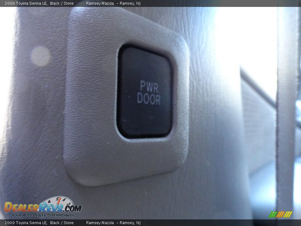 2009 Toyota Sienna LE Black / Stone Photo #19