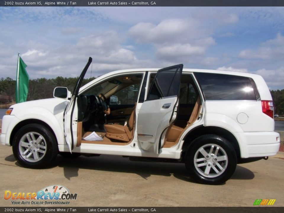 2002 Isuzu Axiom XS Alpine White / Tan Photo #16