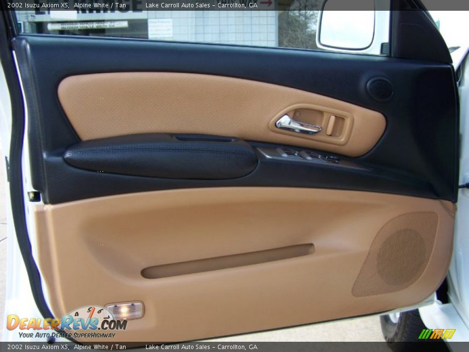 Door Panel of 2002 Isuzu Axiom XS Photo #17