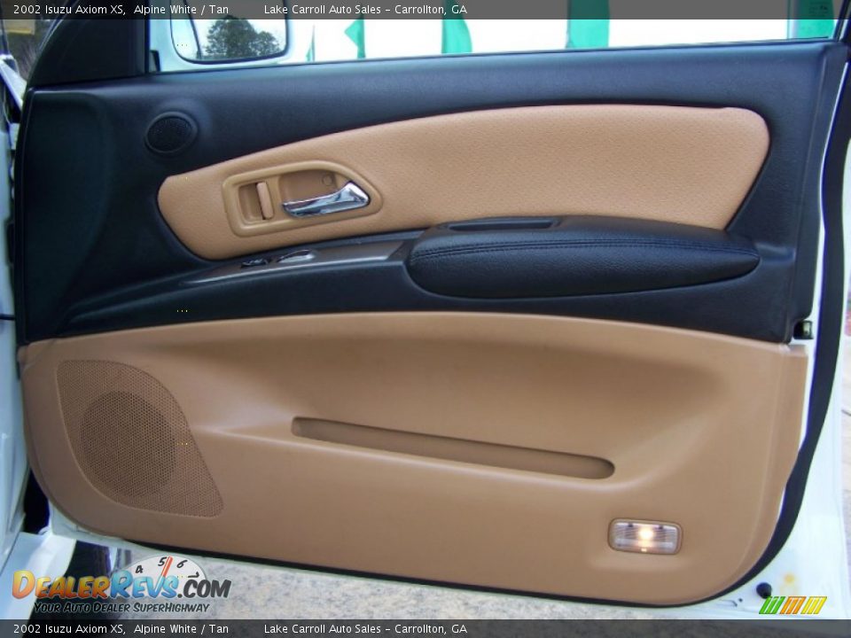 Door Panel of 2002 Isuzu Axiom XS Photo #18