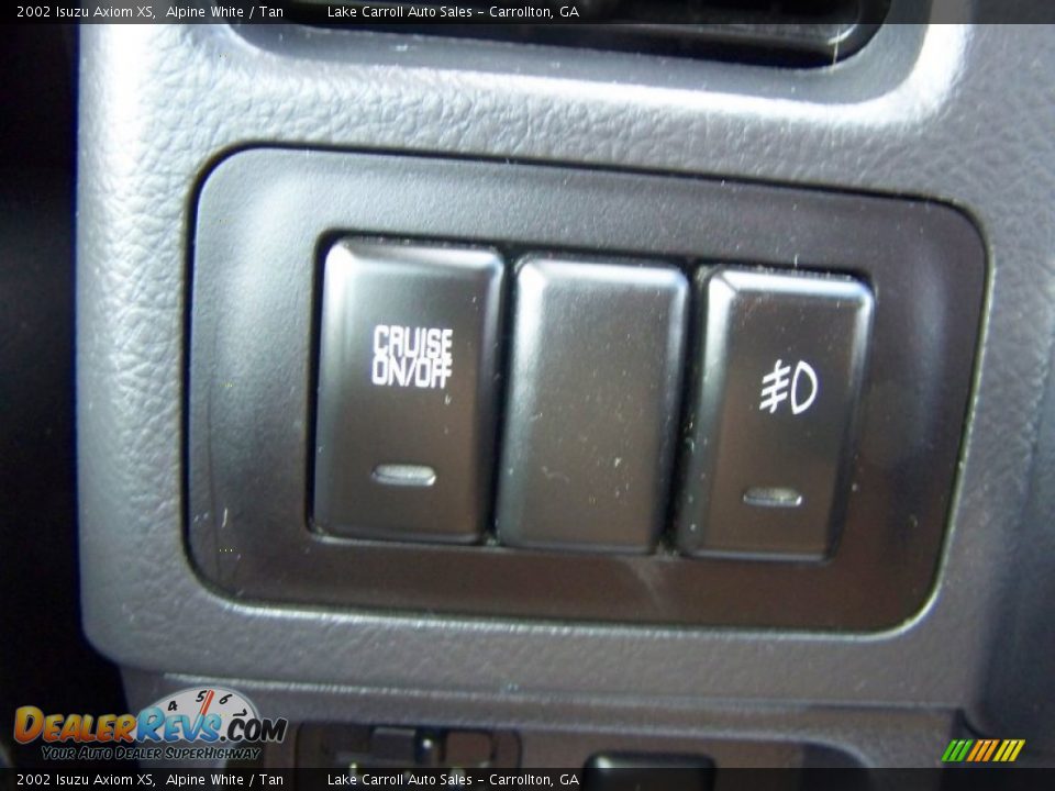 2002 Isuzu Axiom XS Alpine White / Tan Photo #24