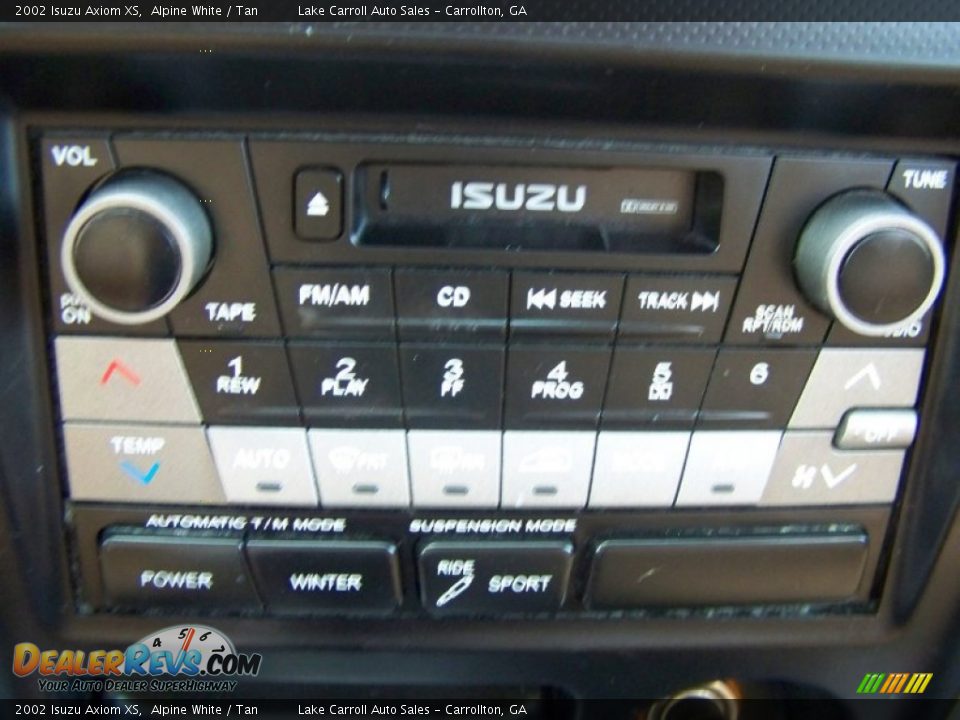 Audio System of 2002 Isuzu Axiom XS Photo #26