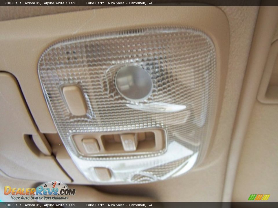 2002 Isuzu Axiom XS Alpine White / Tan Photo #29