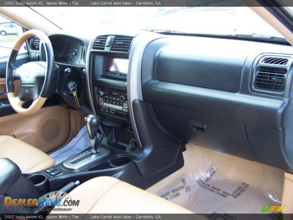 Dashboard of 2002 Isuzu Axiom XS Photo #35