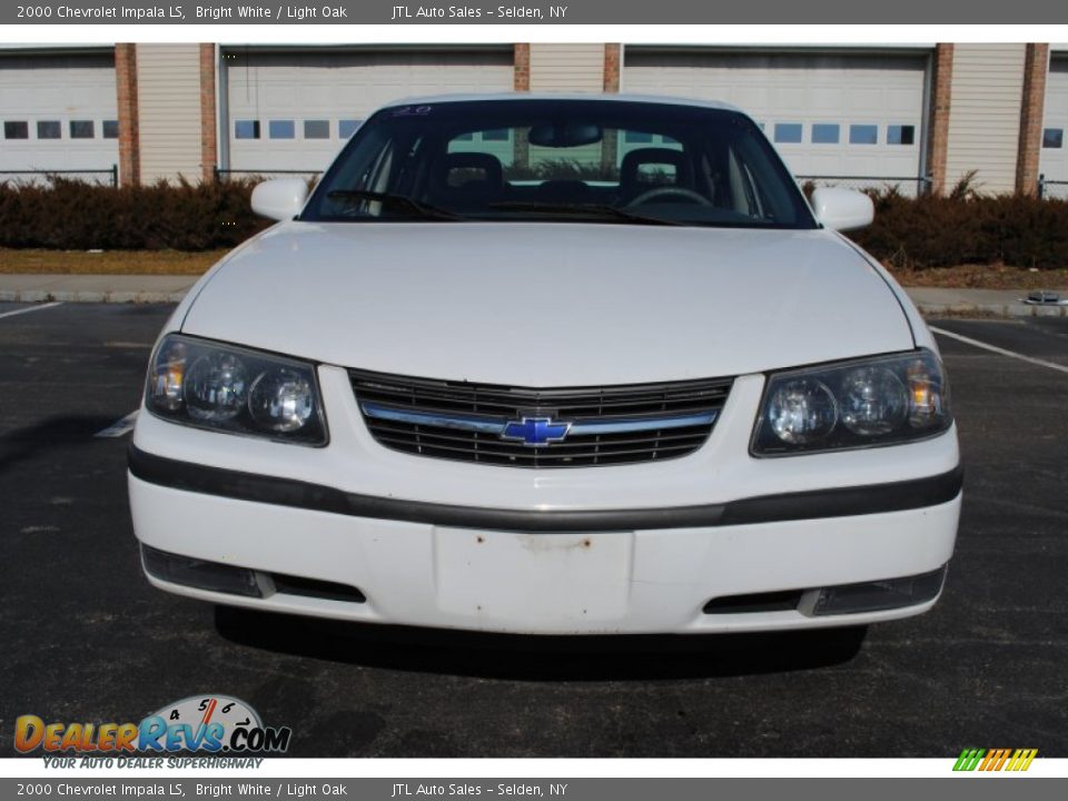 2000 Chevrolet Impala LS Bright White / Light Oak Photo #2