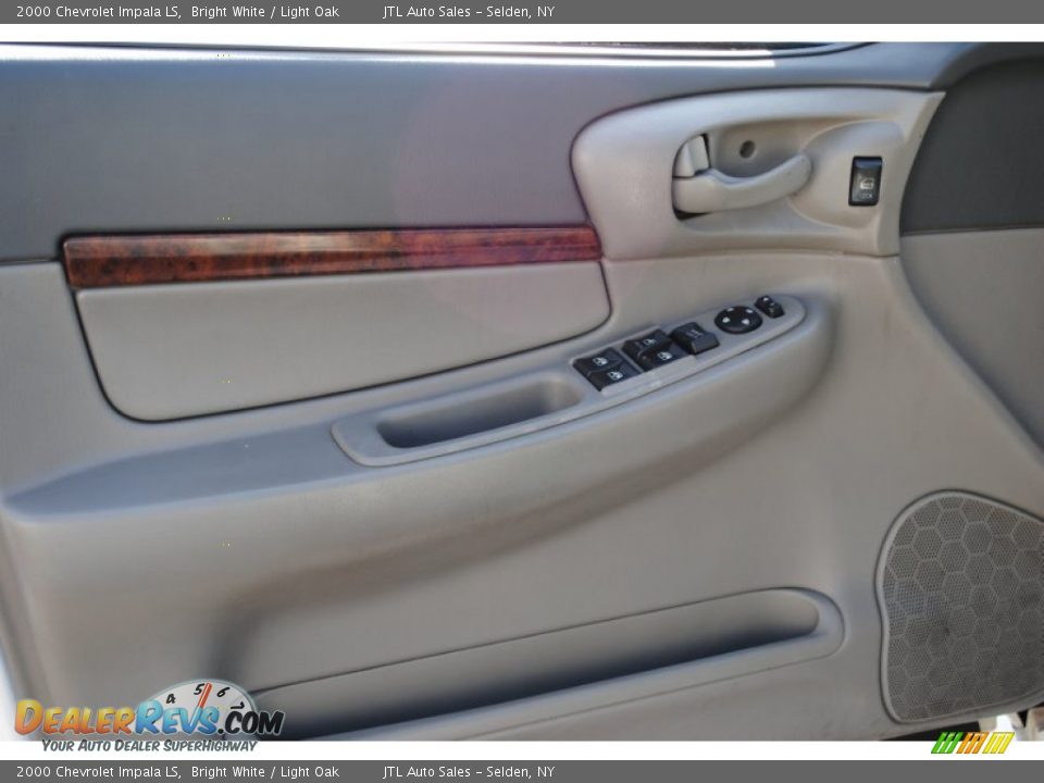 2000 Chevrolet Impala LS Bright White / Light Oak Photo #10