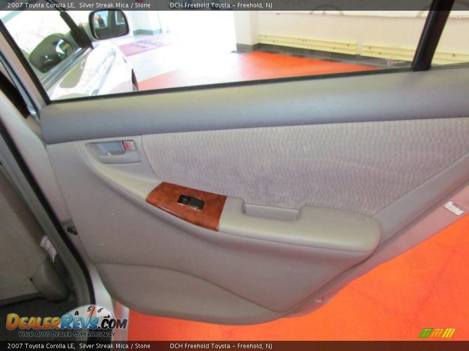 2007 Toyota Corolla LE Silver Streak Mica / Stone Photo #22