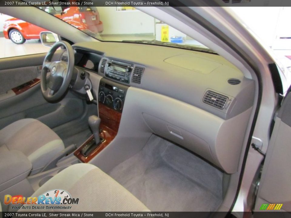 2007 Toyota Corolla LE Silver Streak Mica / Stone Photo #24