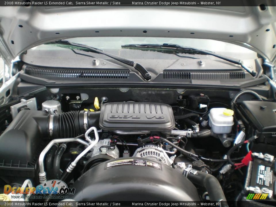 2008 Mitsubishi Raider LS Extended Cab Sierra Silver Metallic / Slate Photo #17