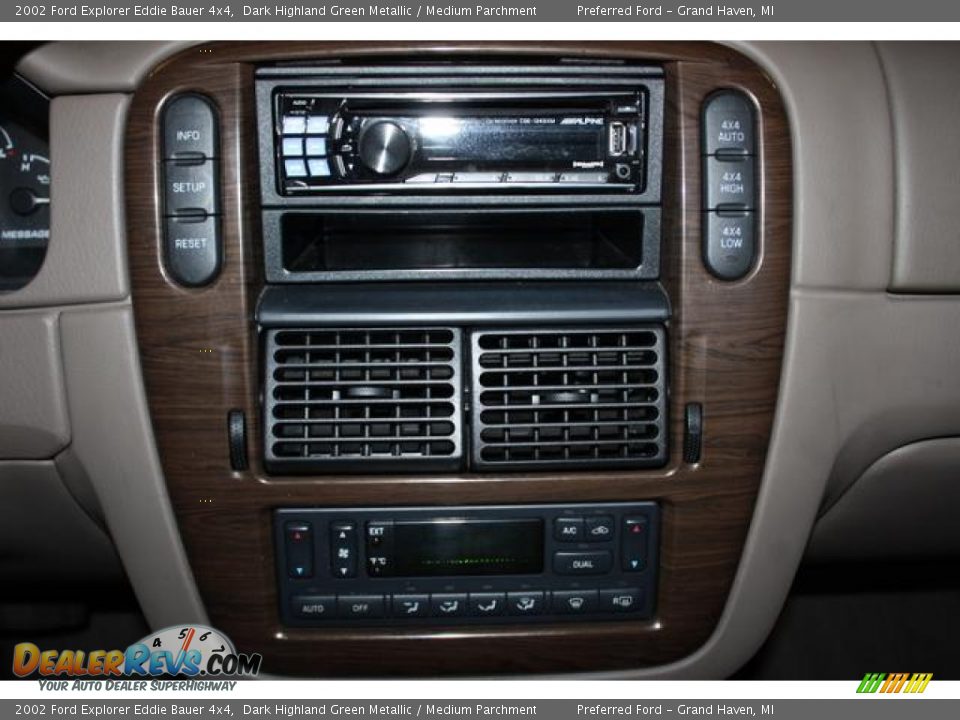 2002 Ford Explorer Eddie Bauer 4x4 Dark Highland Green Metallic / Medium Parchment Photo #8